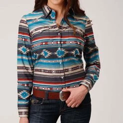 ROPER Woman's Aztec Blanket Print Western Shirt