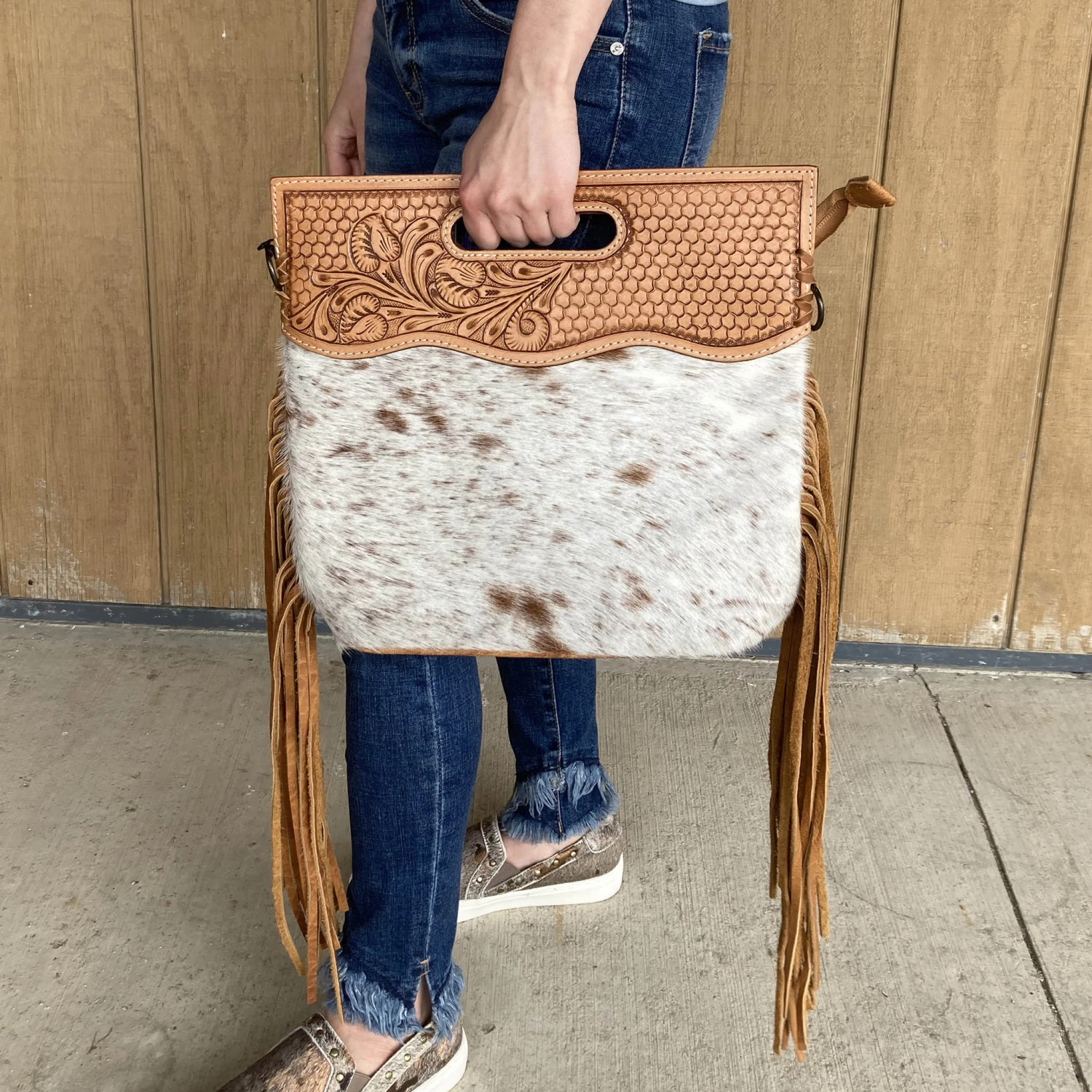 American Darling Brown & White Hide Tooled With Fringe Purse 4 American Darling Brown & White Hide Tooled With Fringe Purse - Image 2