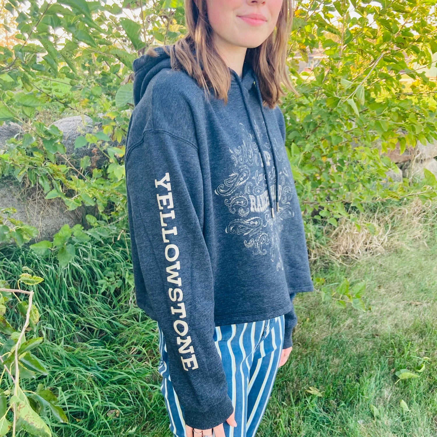 Wrangler Yellowstone Women's Ranch Hand Crop Hoodie 3 Wrangler Yellowstone Women's Ranch Hand Crop Hoodie